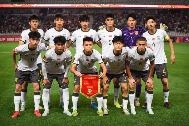 日媒:在低迷中前行的中国足球,国青或成照亮前路的“未来之光”